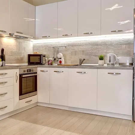 Luxury Center In Grand Karavel * فارنا