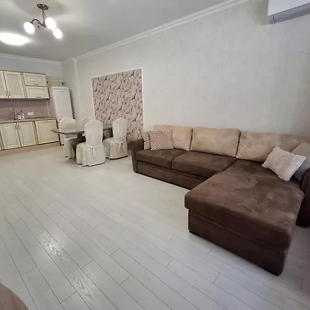 Luxury Center In Grand Karavel דירה